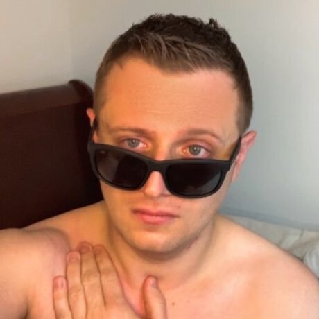 Foto di nudo di fuga di OnlyFans di Derek Pierce