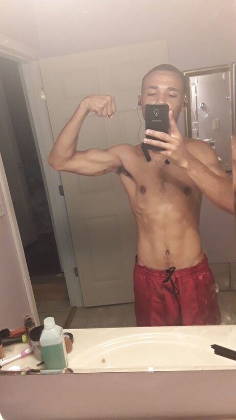 Foto di nudo di fuga di OnlyFans di Daniel Mims