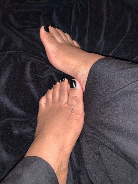 Foto di nudo di fuga di OnlyFans di Mirrord