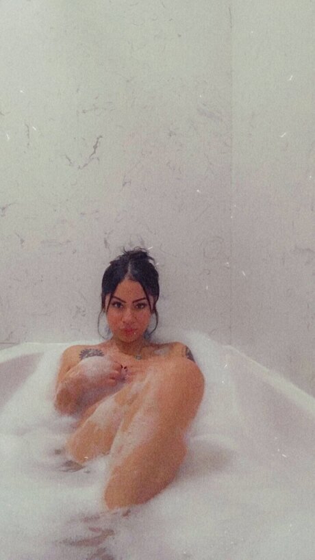Foto di nudo di fuga di OnlyFans di Mona Lisa