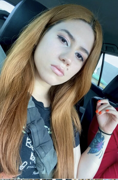 Foto di nudo di fuga di OnlyFans di Cherry