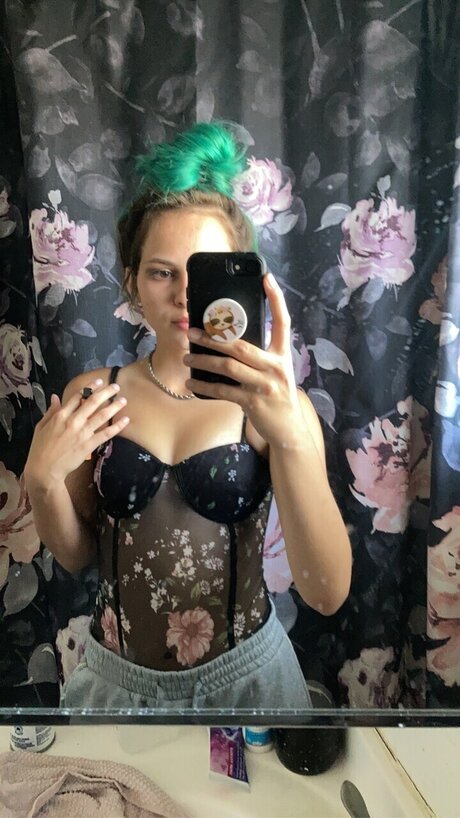 Foto di nudo di fuga di OnlyFans di 
