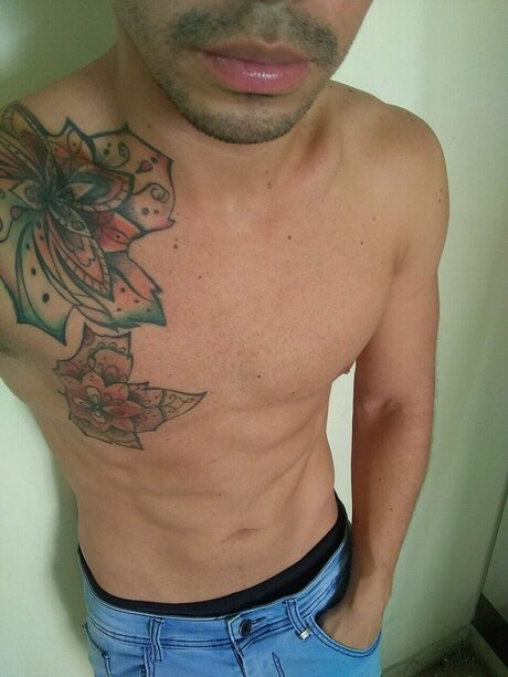 Foto di nudo di fuga di OnlyFans di Starlove