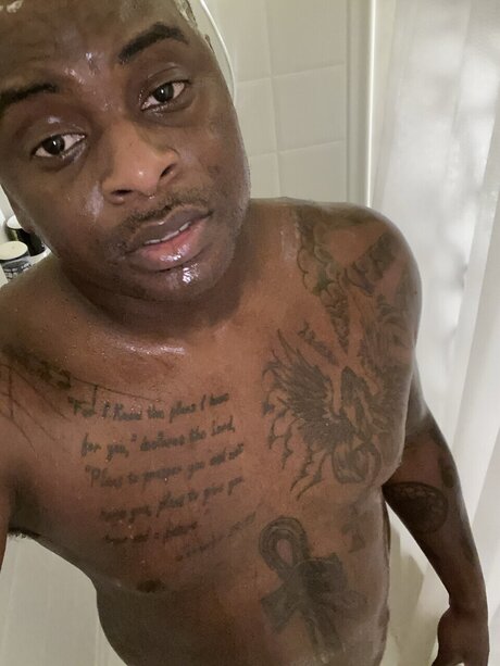 Foto di nudo di fuga di OnlyFans di Anthony