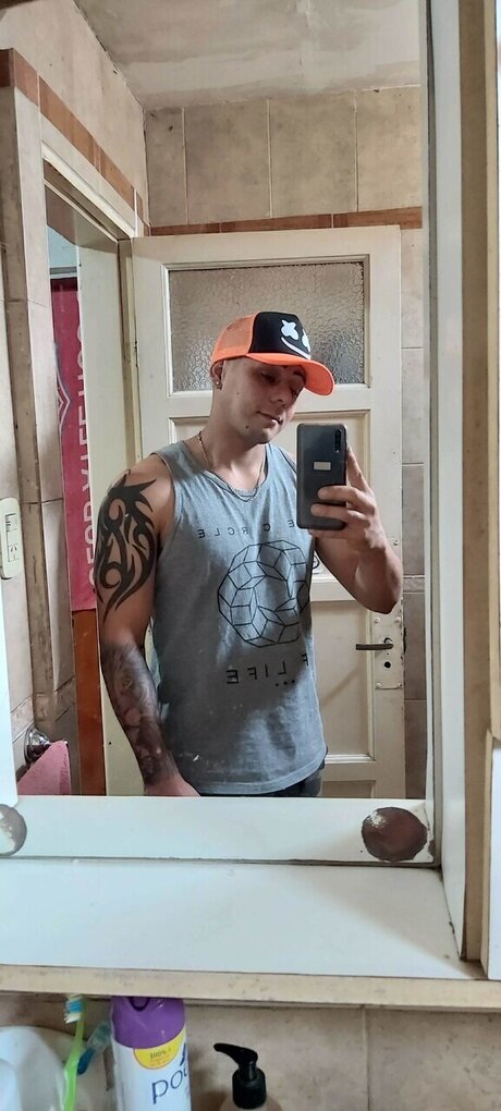 Foto di nudo di fuga di OnlyFans di Andrs