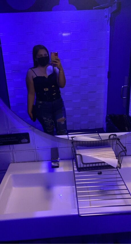Foto di nudo di fuga di OnlyFans di Guera