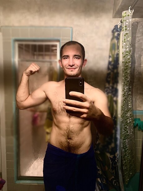 Foto di nudo di fuga di OnlyFans di Aleksg