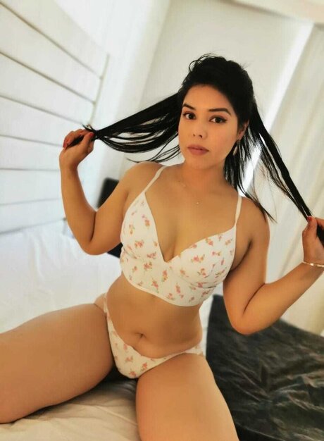 Foto di nudo di fuga di OnlyFans di Stefana Len