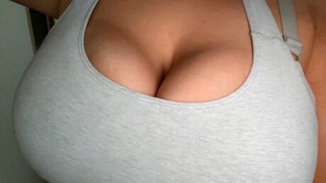 Foto di nudo di fuga di OnlyFans di Secret Identity 
