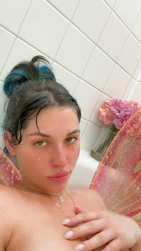 Foto di nudo di fuga di OnlyFans di Mami In Real Life