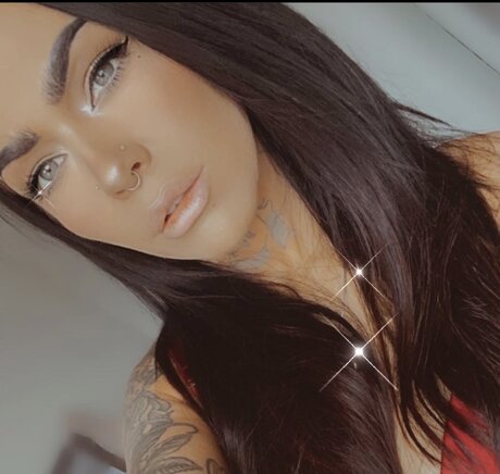 Foto di nudo di fuga di OnlyFans di Loren