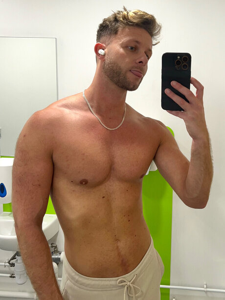Foto di nudo di fuga di OnlyFans di Josh