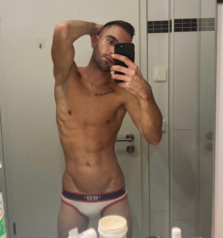 Foto di nudo di fuga di OnlyFans di Petarjbv