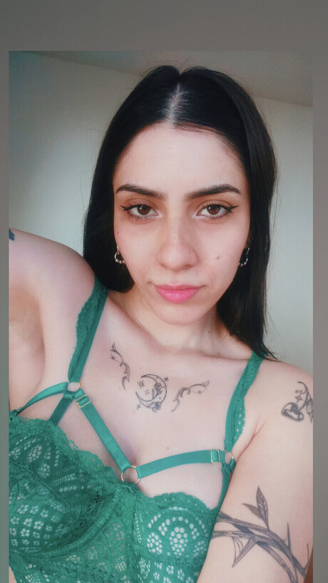 Foto di nudo di fuga di OnlyFans di Miss V 