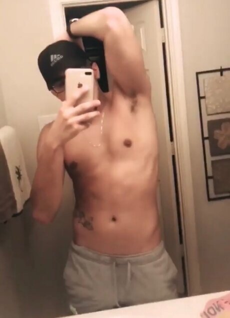 Foto di nudo di fuga di OnlyFans di 