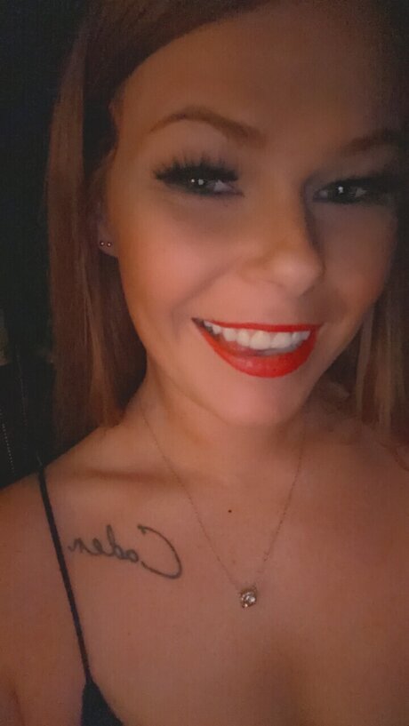 Foto di nudo di fuga di OnlyFans di Xxredheadqueenxx
