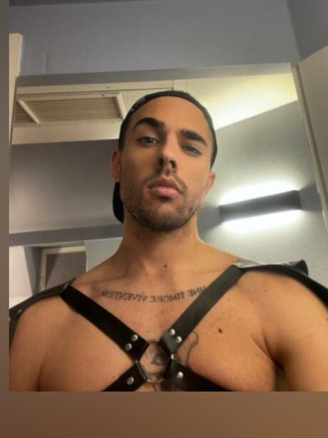 Foto di nudo di fuga di OnlyFans di Felixx Reyes