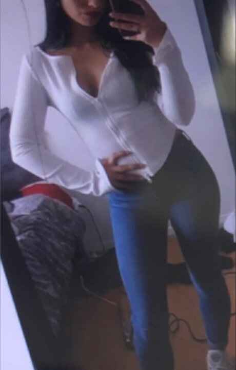 Foto di nudo di fuga di OnlyFans di Elle