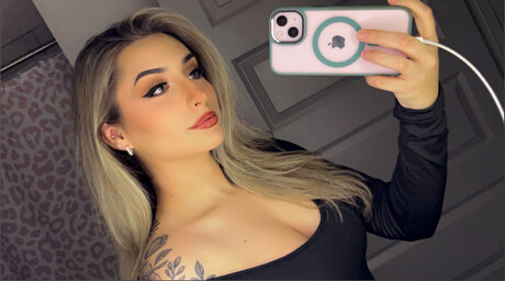 Foto di nudo di fuga di OnlyFans di Foot Goddess Lucyy