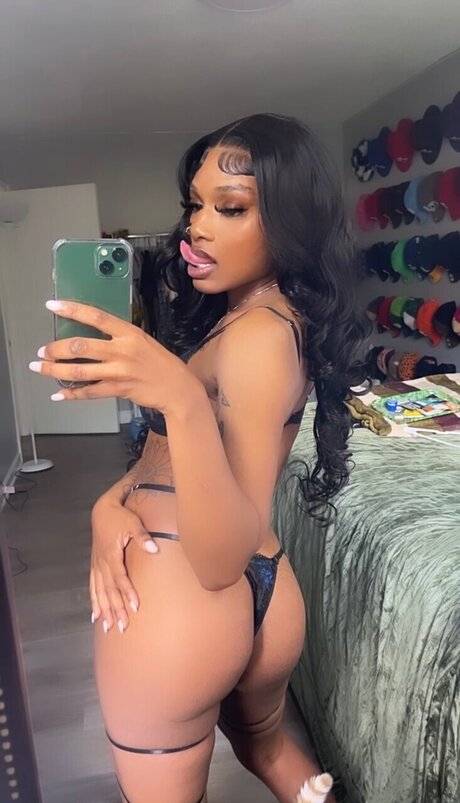 Foto di nudo di fuga di OnlyFans di Monetttt