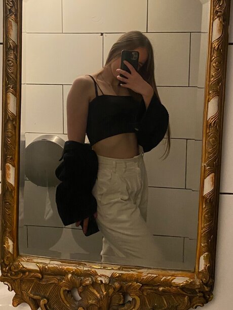 Foto di nudo di fuga di OnlyFans di Buttercup