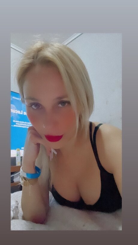 Foto di nudo di fuga di OnlyFans di Bar