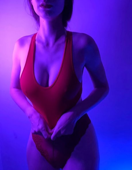Foto di nudo di fuga di OnlyFans di Arina Shelk