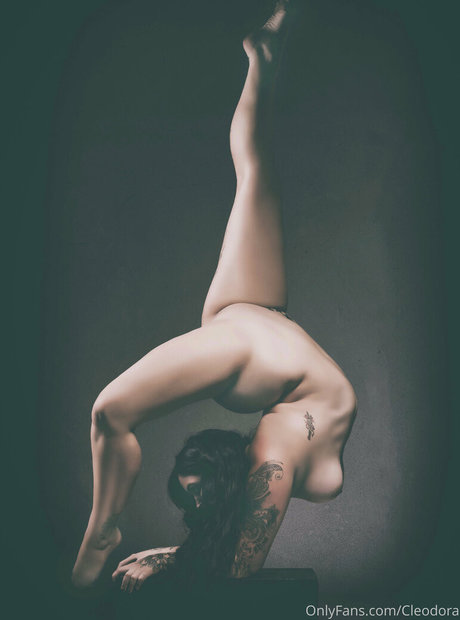Foto di nudo di fuga di OnlyFans di Cleodora