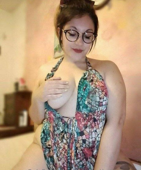 Foto di nudo di fuga di OnlyFans di Exactlythatwoman