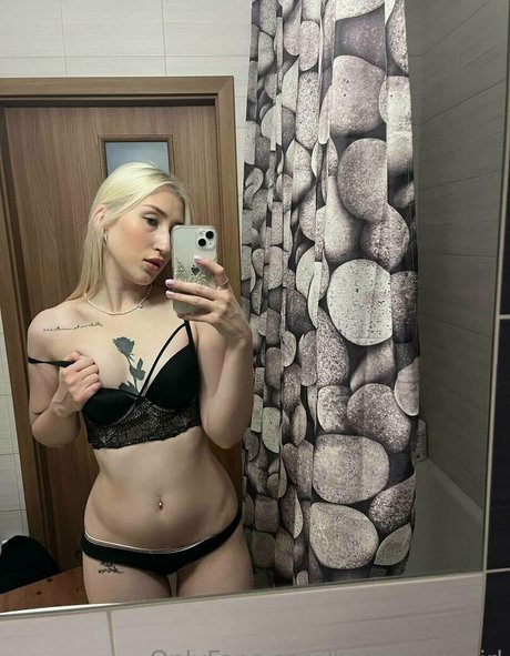 Foto di nudo di fuga di OnlyFans di Bettyhotgirl