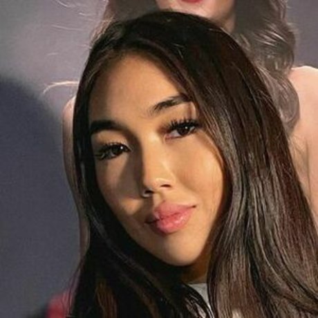 Foto di nudo di fuga di OnlyFans di Asya Sun