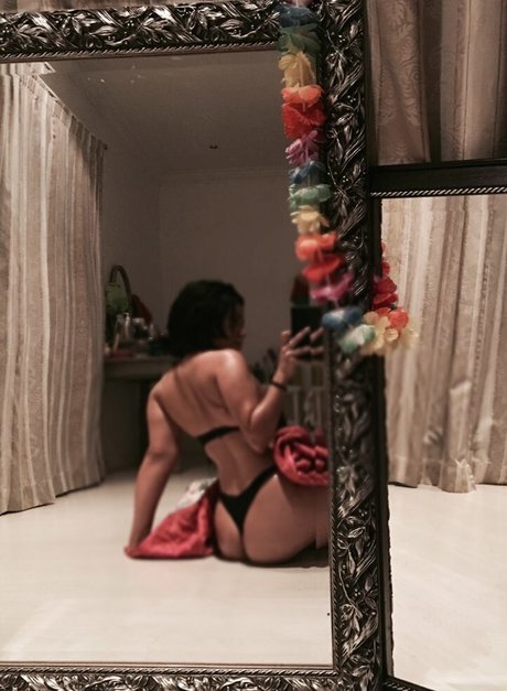 Foto di nudo di fuga di OnlyFans di Disturbia