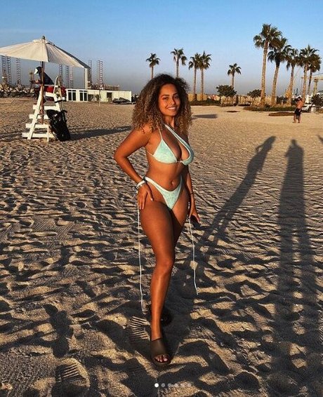 Foto di nudo di fuga di OnlyFans di Amber Gill