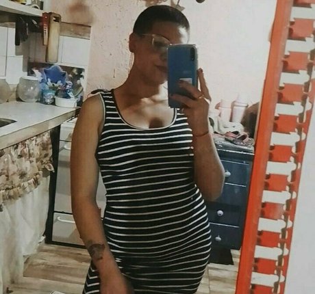 Foto di nudo di fuga di OnlyFans di Littlesweetgirljaz