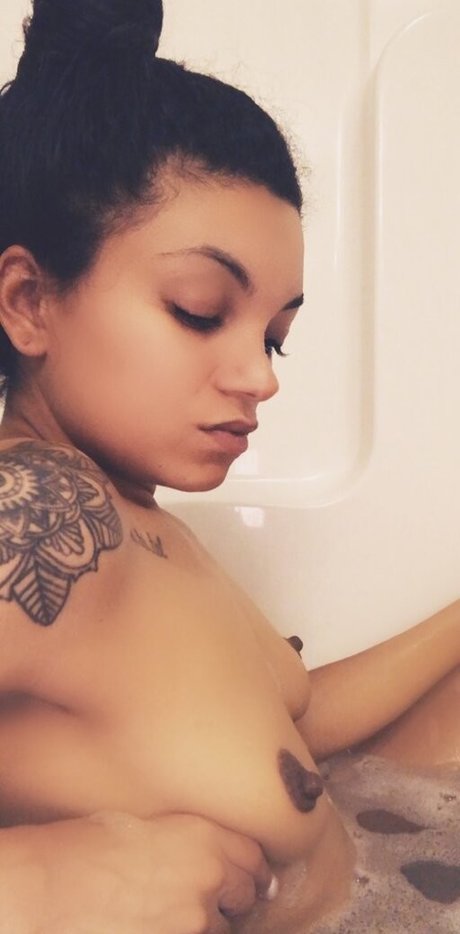 Foto di nudo di fuga di OnlyFans di Laceycoxx