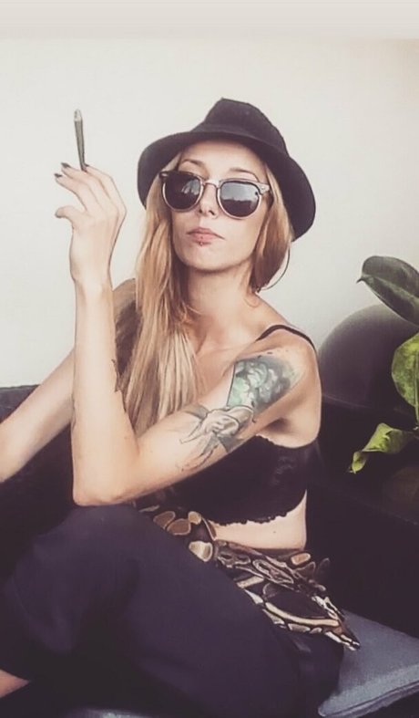 Foto di nudo di fuga di OnlyFans di Artnvenom