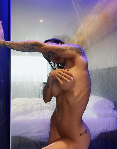 Foto di nudo di fuga di OnlyFans di Divaone