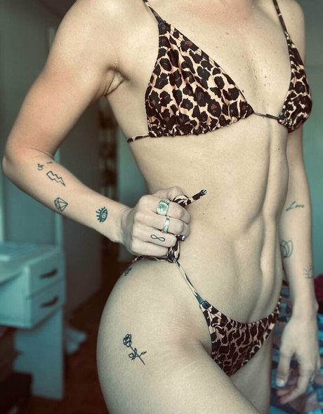 Foto di nudo di fuga di OnlyFans di Giuliibabyy