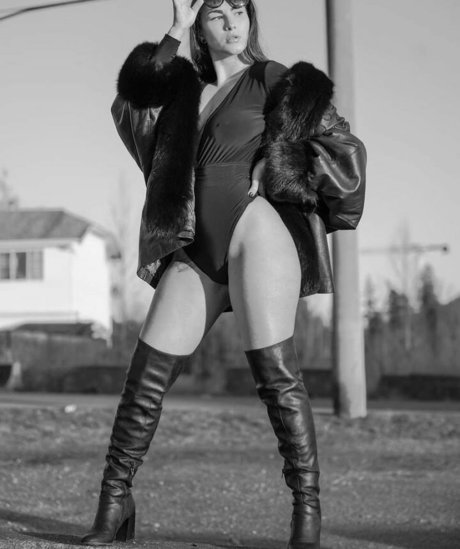 Foto di nudo di fuga di OnlyFans di Angela Amethyst