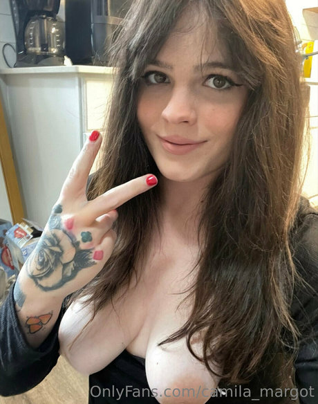 Foto di nudo di fuga di OnlyFans di Camilamargot