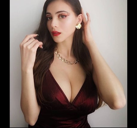 Foto di nudo di fuga di OnlyFans di Daniela Derly