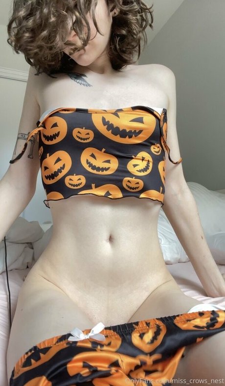 Foto di nudo di fuga di OnlyFans di Misscrowsnest