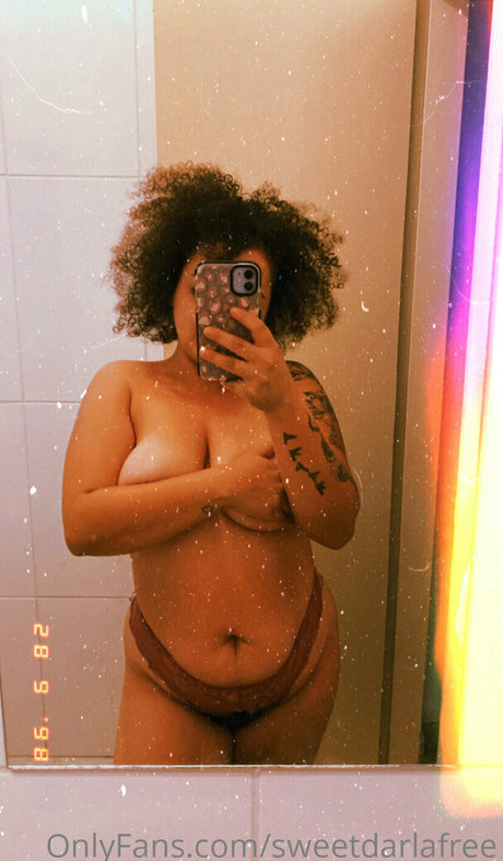 Foto di nudo di fuga di OnlyFans di Sweetdarlafree