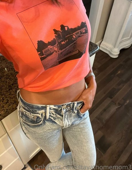Foto di nudo di fuga di OnlyFans di Stayathomemom3