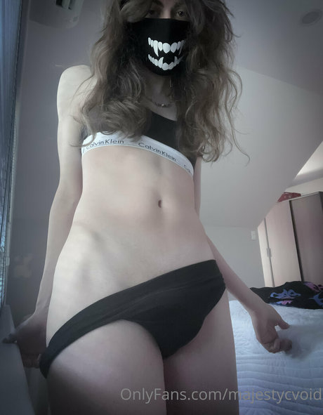 Foto di nudo di fuga di OnlyFans di Majestycvoid