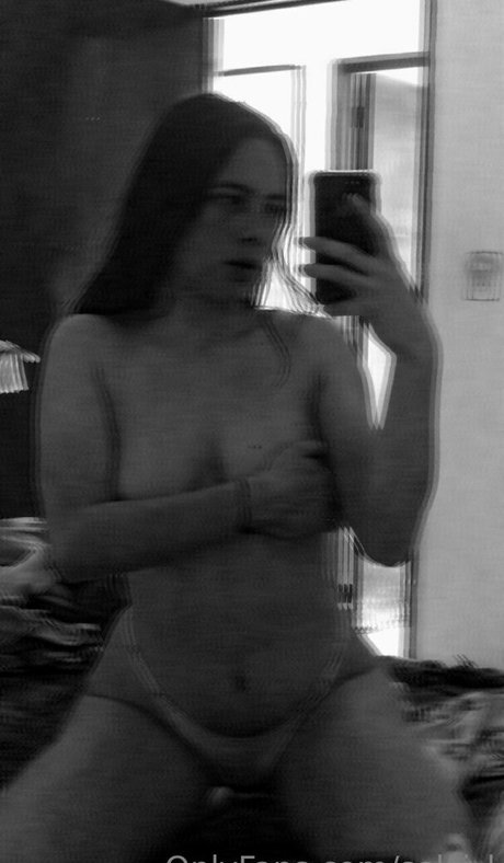 Foto di nudo di fuga di OnlyFans di Solcil