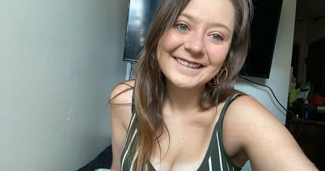 Foto di nudo di fuga di OnlyFans di Umassgirl