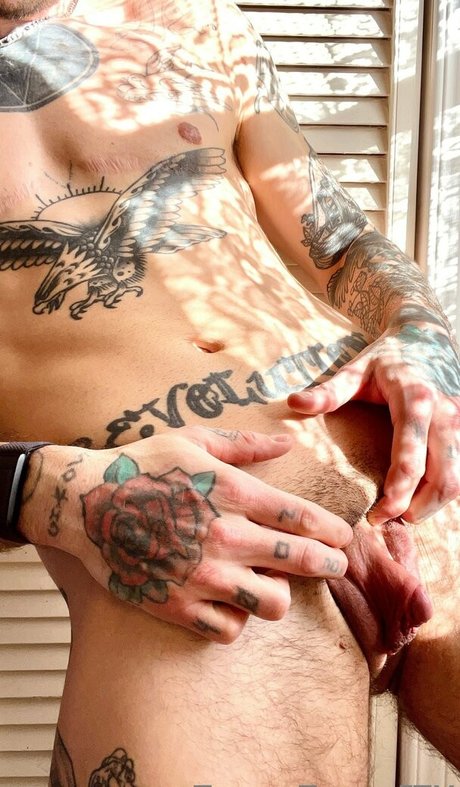 Foto di nudo di fuga di OnlyFans di Ftmtommytanner