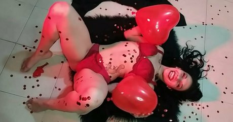 Foto di nudo di fuga di OnlyFans di Minibeastropes