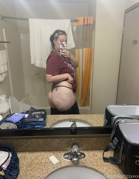 Foto di nudo di fuga di OnlyFans di Fizzyxxx